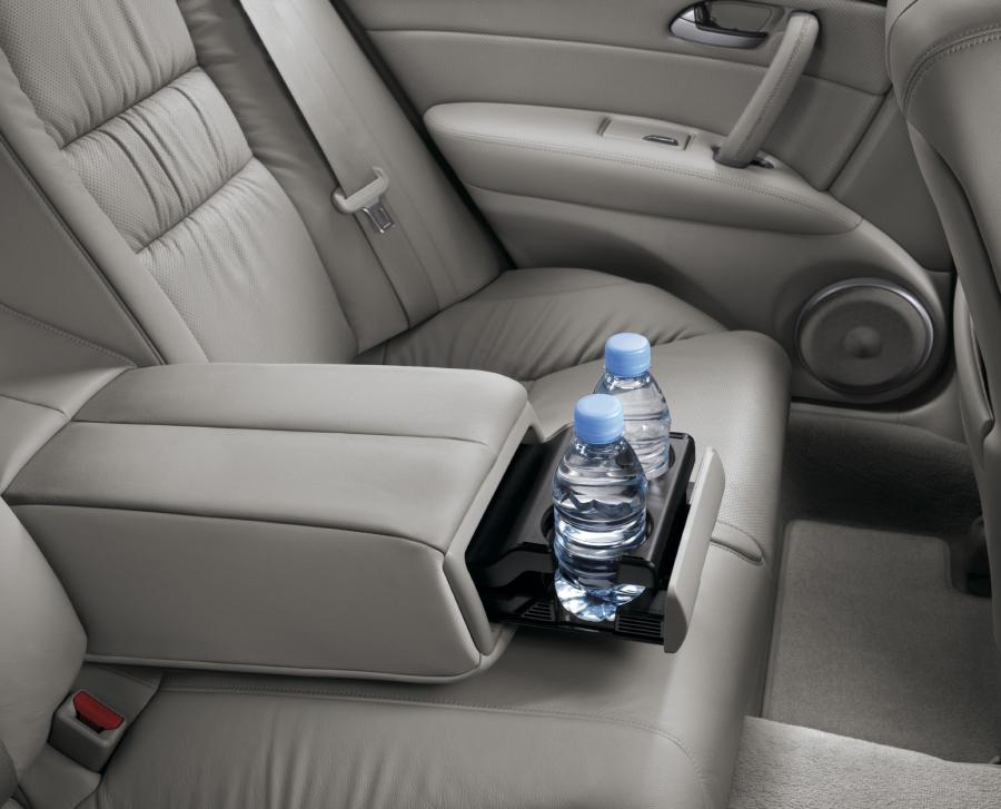  Honda Legend 2008 года  (фото 18 из 84)